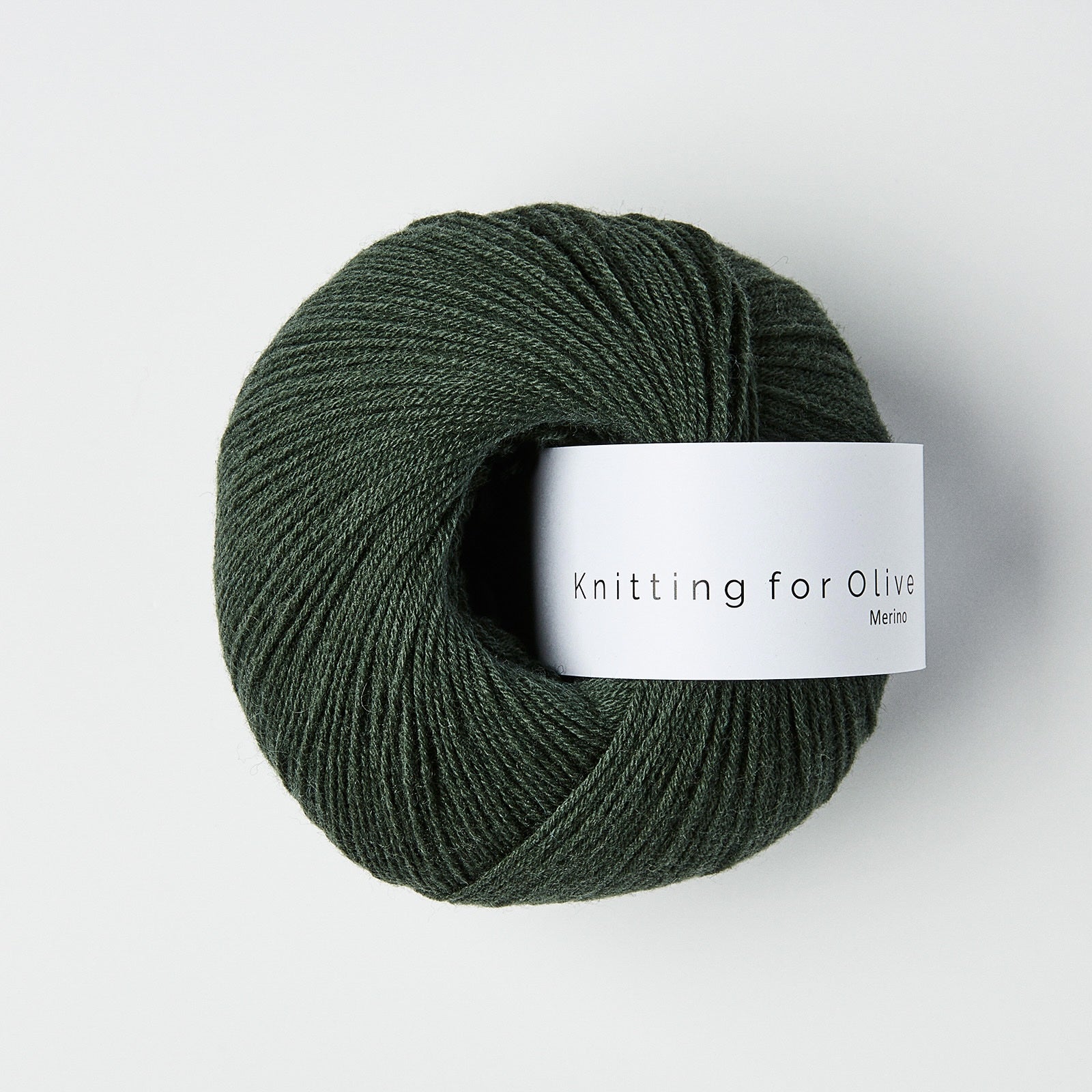 Şişe yeşili Knitting for Olive Merino, yumuşaklık ve dayanıklılıkla özel projelerinize konfor katar.