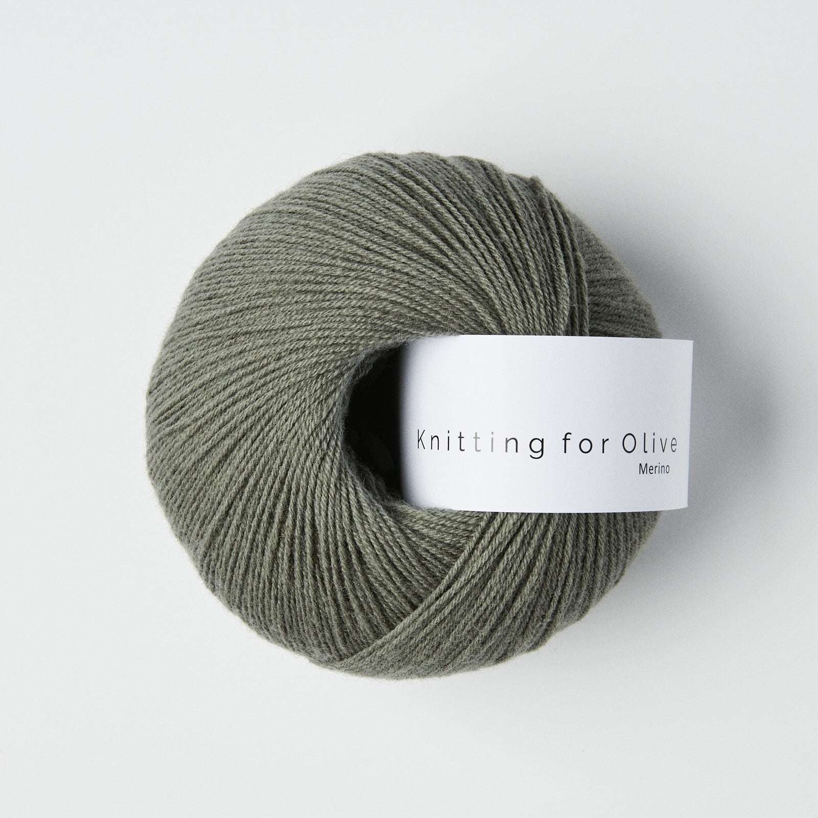 Knitting for Olive Merino Dusty Sea Green, yumuşak dokusu ve zarif rengiyle örgülerinize kalite katar.