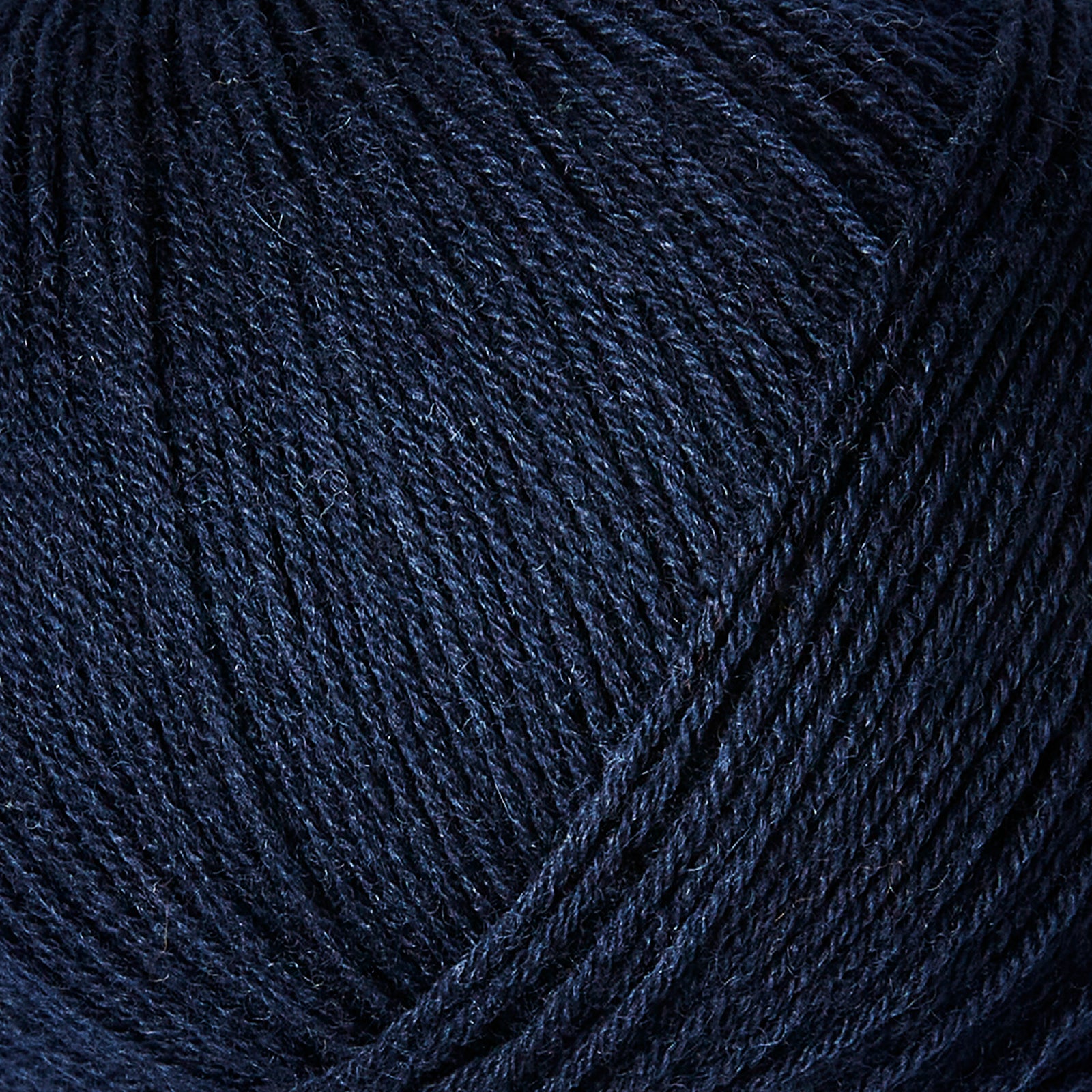 Knitting for Olive Merino Navy Blue ile yumuşak, dayanıklı ve zarif mavi tonunda el işlerinize kalite katın.