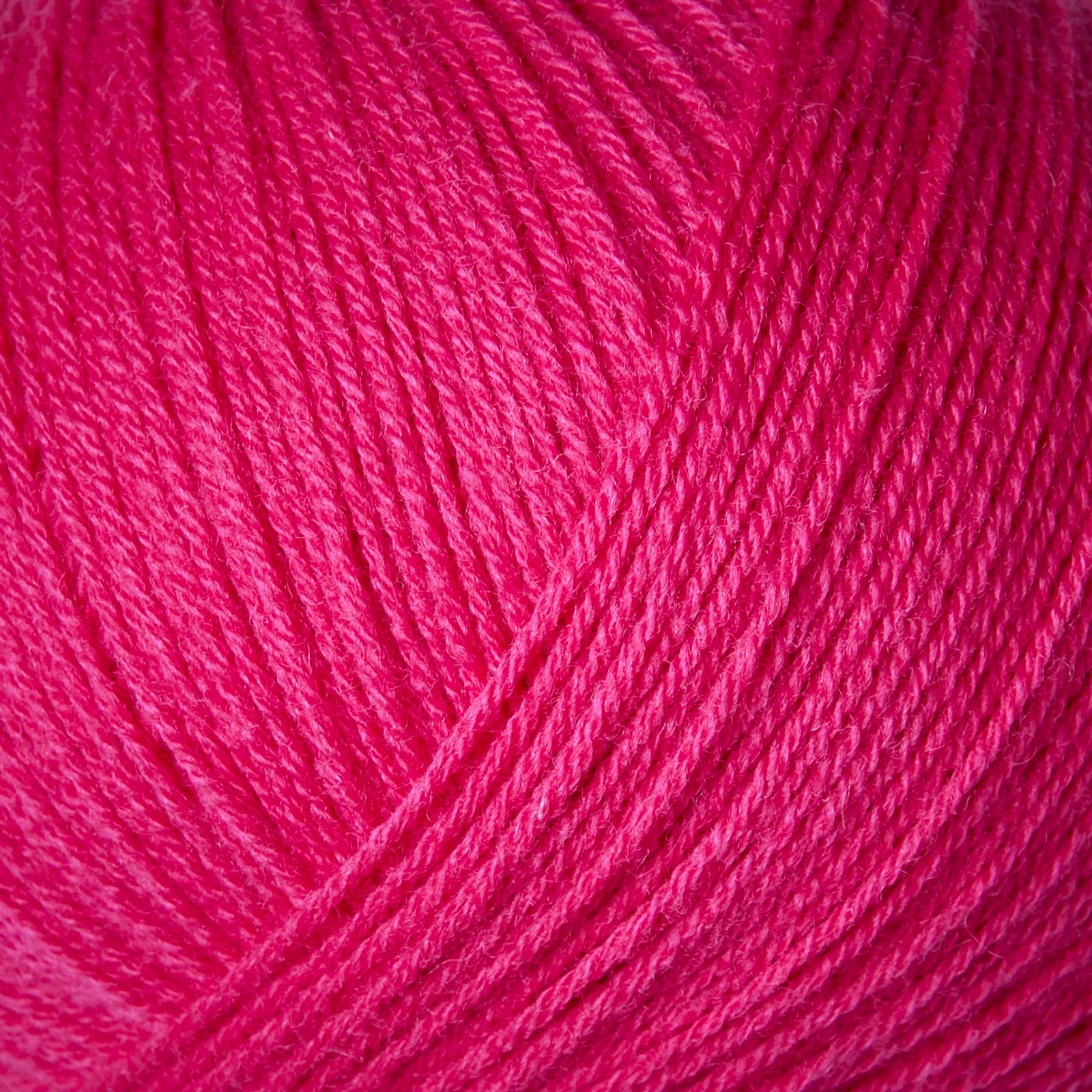Yumuşacık merinos yünü bebek cildine dost, pastel pembe papatyalı örgü ipliği.