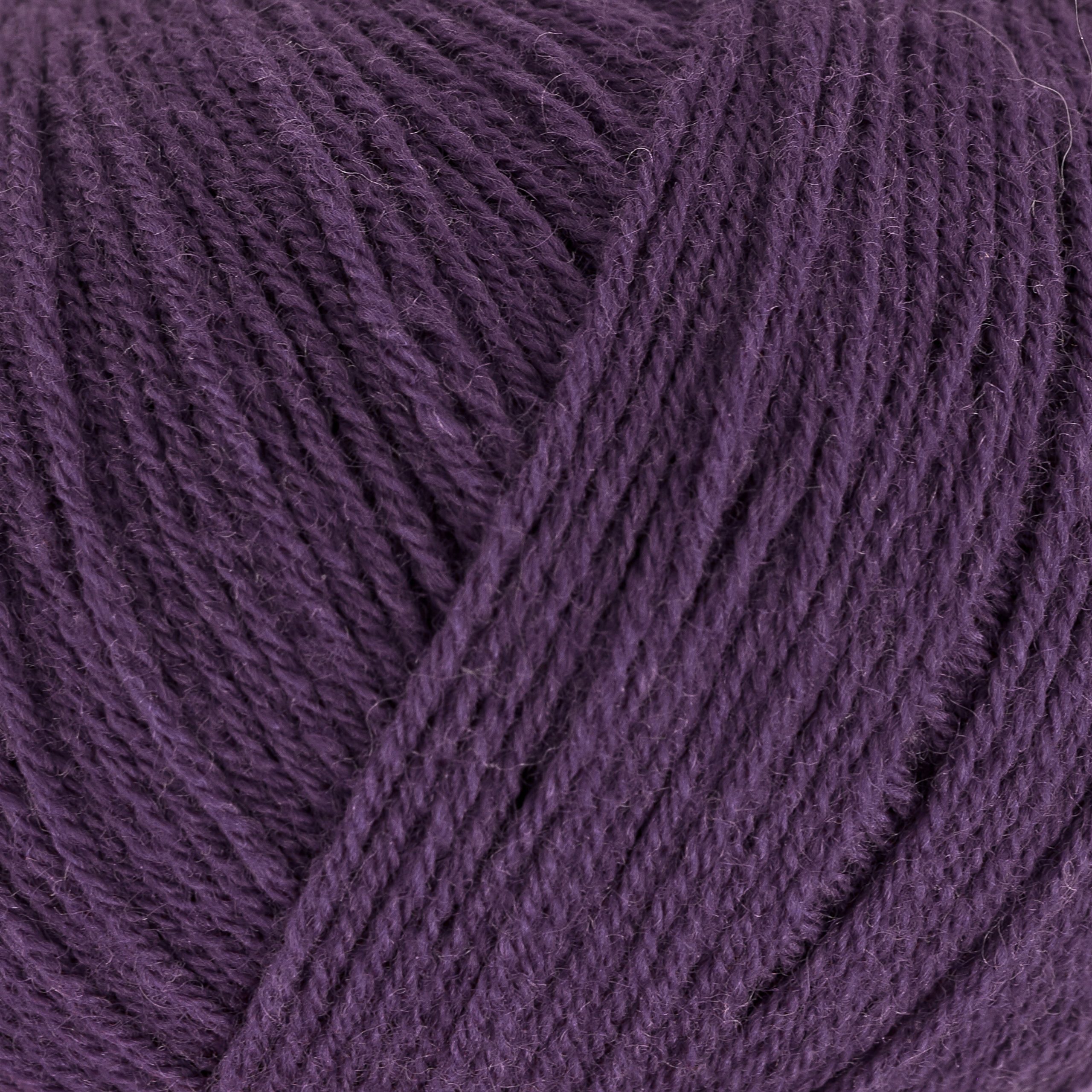 Knitting for Olive Merino Plum ile yumuşak, dayanıklı ve zengin erik tonlu lüks iplik.