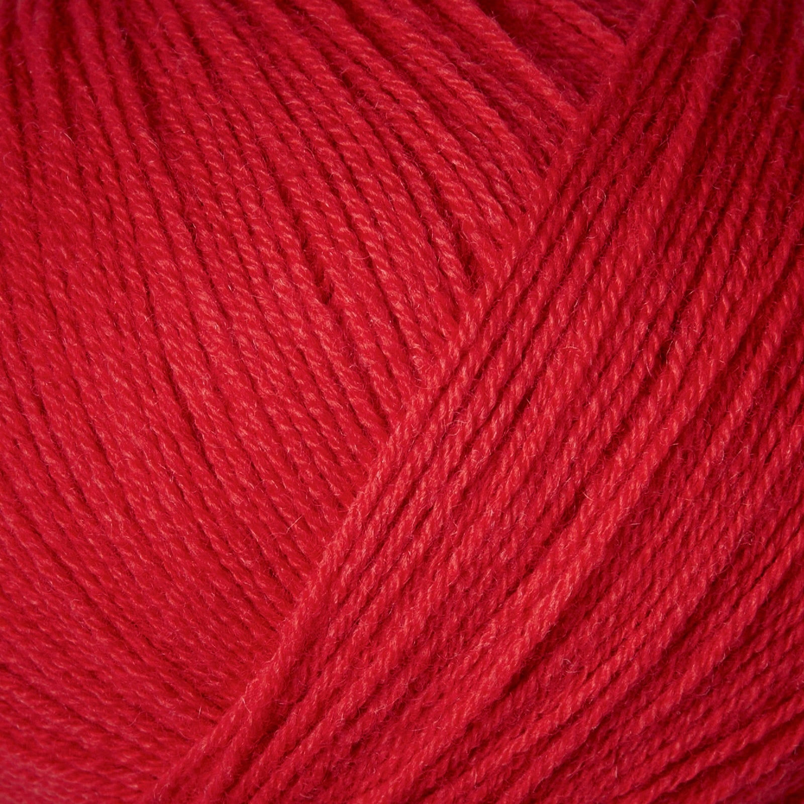 Knitting for Olive Merino'nun bebek hassasiyetindeki doğal kırmızı ipliğiyle yumuşaklığı ve dayanıklılığı bir arada yaşayın.