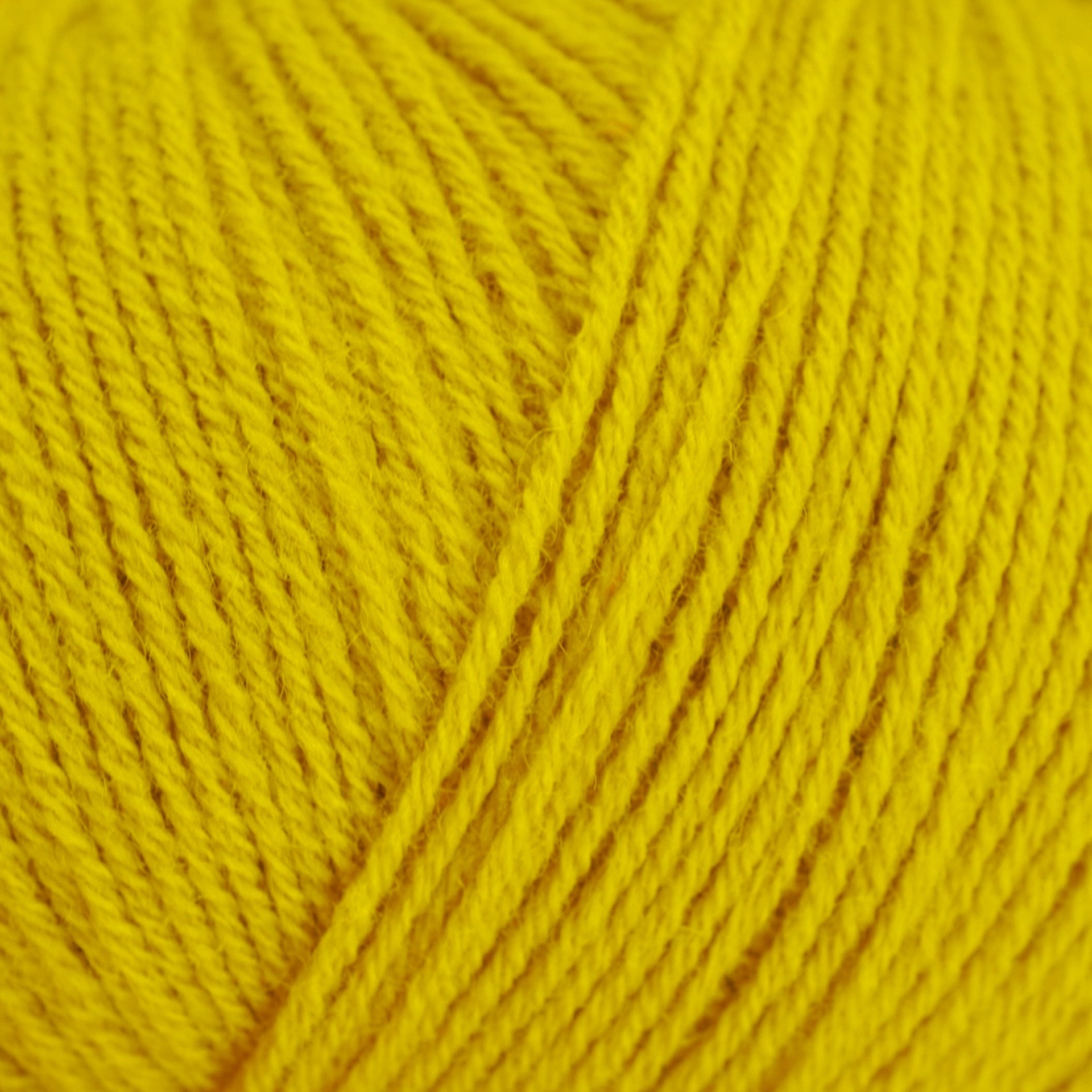 Knitting for Olive Merino - Umami Yellow ile yumuşak merinos yünü ve canlı sarı tonu keşfedin.