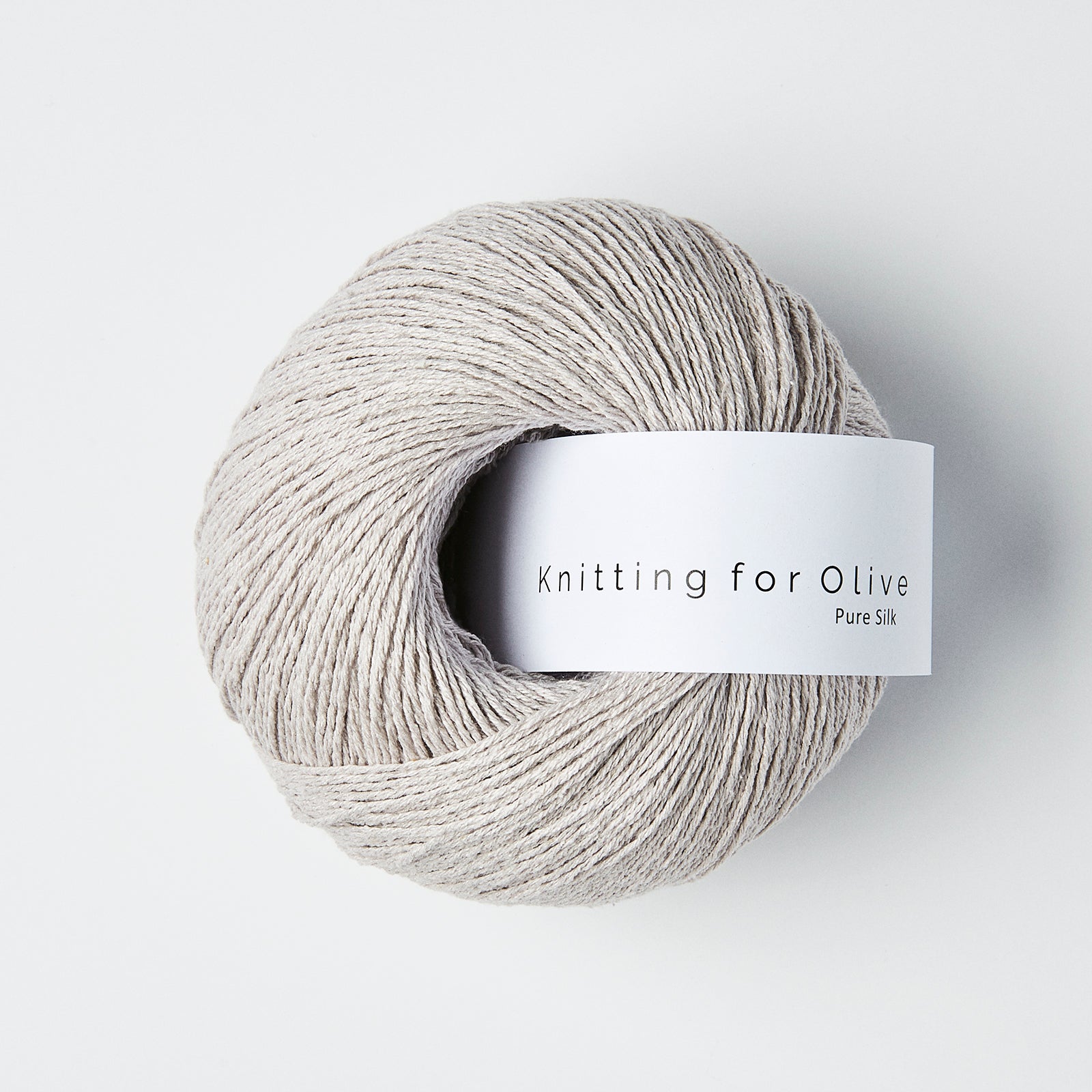 Knitting for Olive Pure Silk Haze ile ipeksi yumuşaklık ve zarif parlaklık sunan kaliteli iplik.