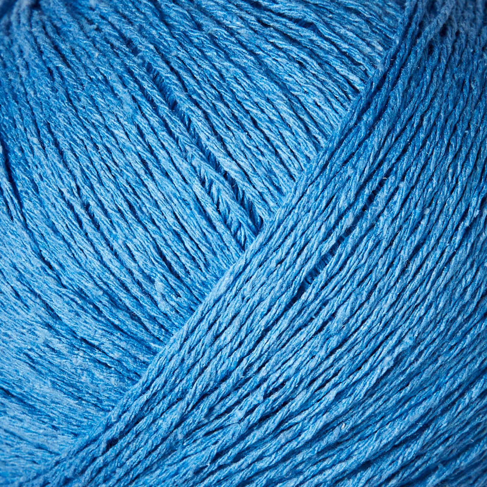 Knitting for Olive Pure Silk Poppy Blue ile canlı ton ve lüks ipek parlaklığı.