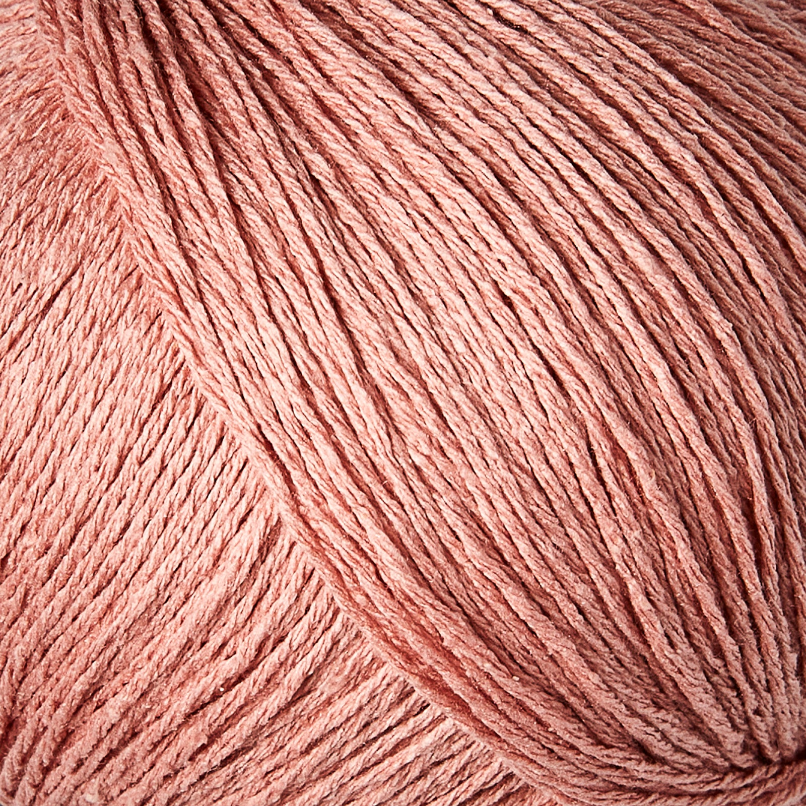 Knitting for Olive Pure Silk Rhubarb Juice ile parlak ipek iplik, yumuşak dokunuş ve canlı renk sunar.