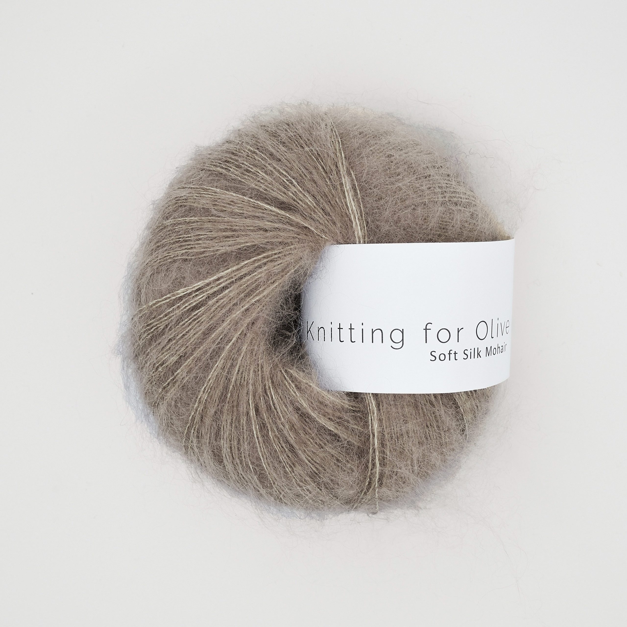Knitting for Olive Soft Silk Mohair, Cardamom renginde ipeksi yumuşaklık ve hafif sıcaklık sunar.