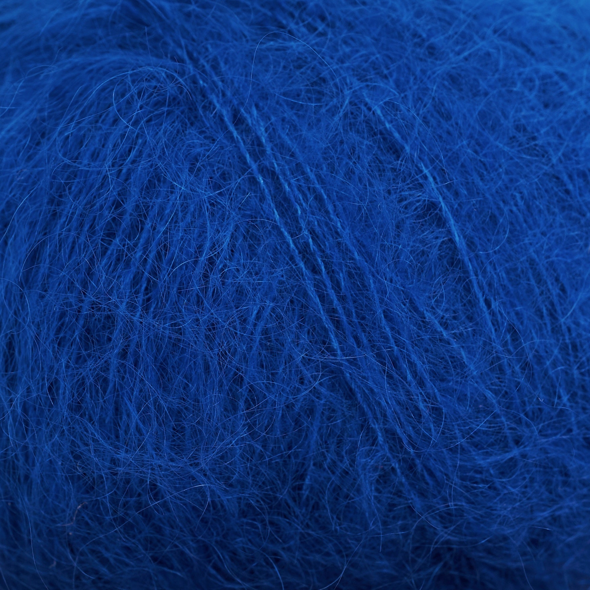Knitting for Olive Soft Silk Mohair Peacock ile ipeksi tiftiğin lüks yumuşaklığı ve parlaklığı projelerinize dokunur.