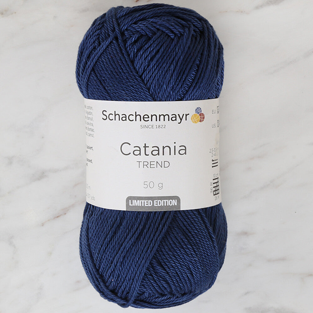 Schachenmayr Catania 50gr lacivert el örgü ipi, yumuşak dokusu ve canlı rengiyle profesyonel projeler yaratır.
