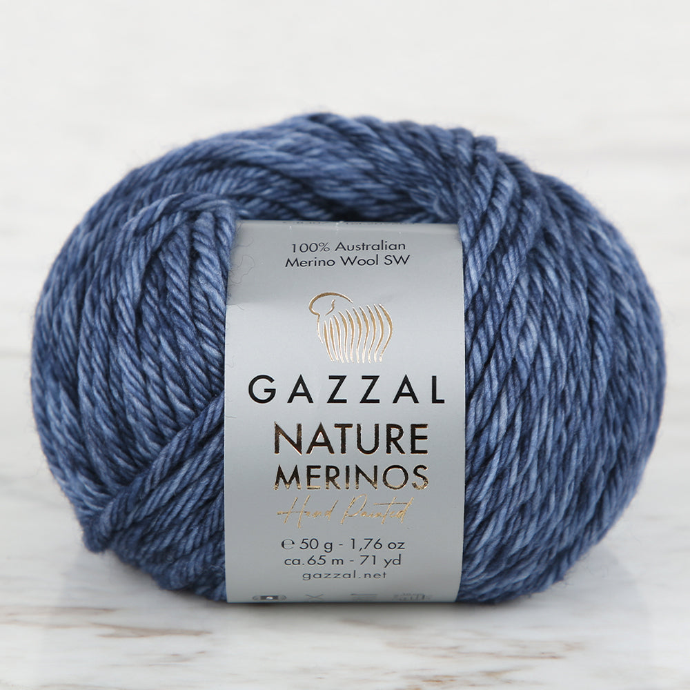 Gazzal Nature Mavi Merinos el örgü ipi, yumuşak dokusuyla bebek ve hassas ciltlerde konfor sunar.