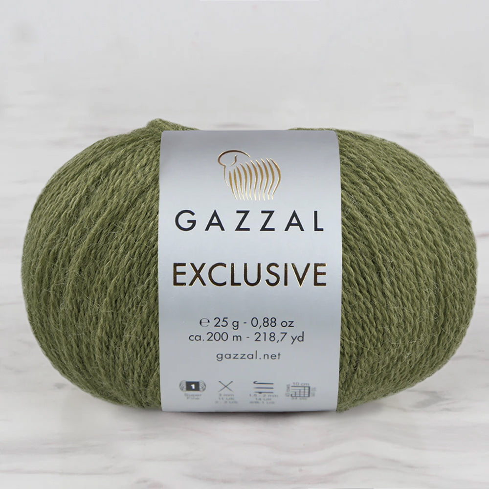 Gazzal Exclusive 9932 yeşil el örgü ipi, yumuşak dokusu ve canlı tonuyla şıklığı yakalar.