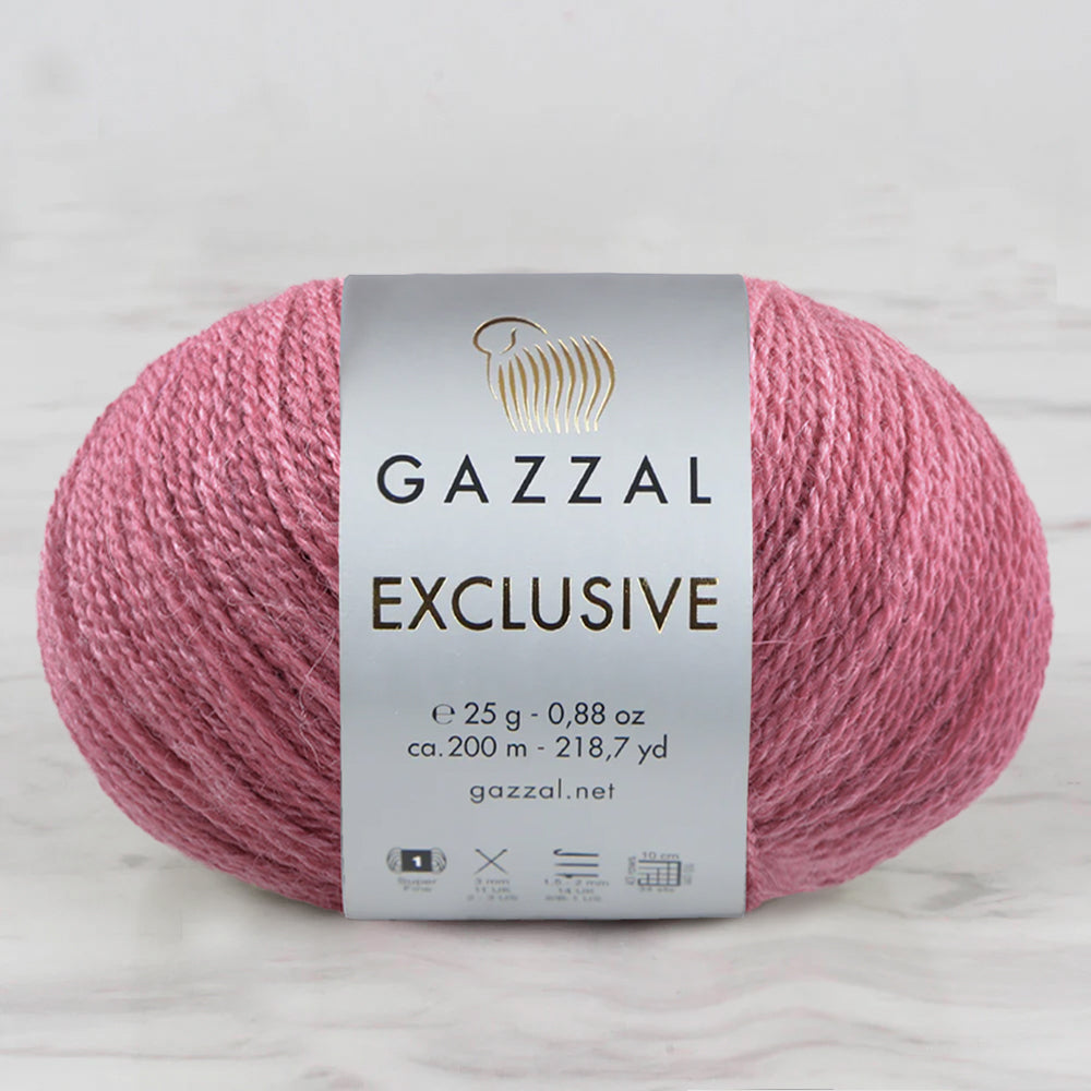 Gazzal Exclusive pembe el örgü ipi, yumuşak dokusu ve canlı rengiyle projelerinize zarif bir dokunuş katar.
