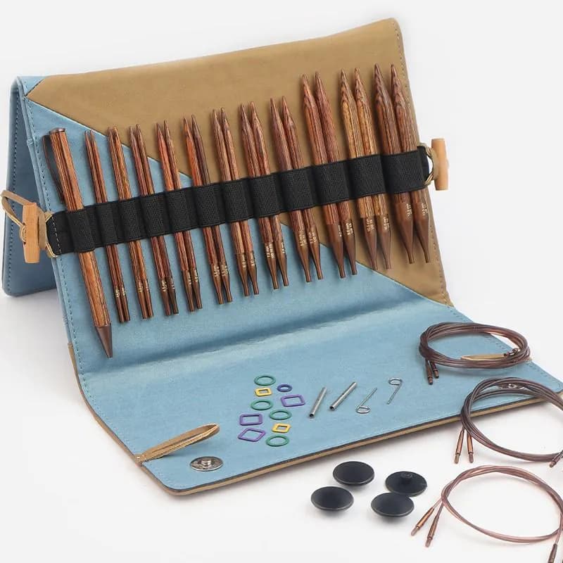 KNITPRO GINGER Grande Set, 13 cm normal uçlu dayanıklı örgü şişleriyle profesyonel ve konforlu kullanım sunar.