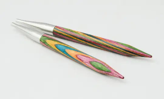 KNITPRO SYMFONIE2 10 cm kısa değiştirilebilir misinalı şiş ucu ile hassas ve konforlu örgü deneyimi.