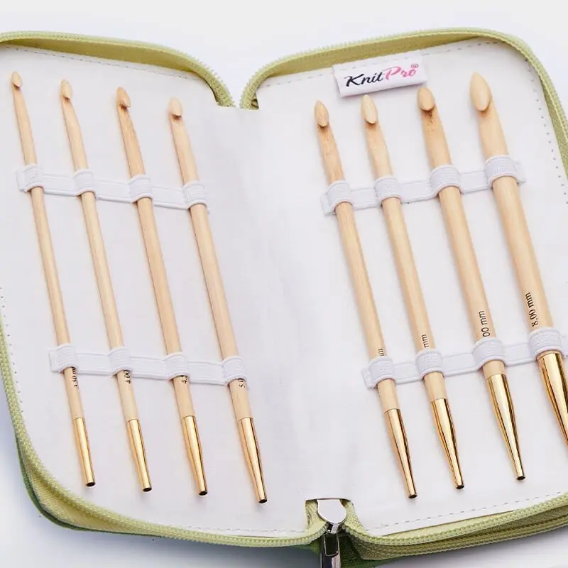 KNITPRO bambu misinalı tığ seti, 9 boy seçeneğiyle Tunus işi ve kalın örgülerde kaymaz konfor sağlar.