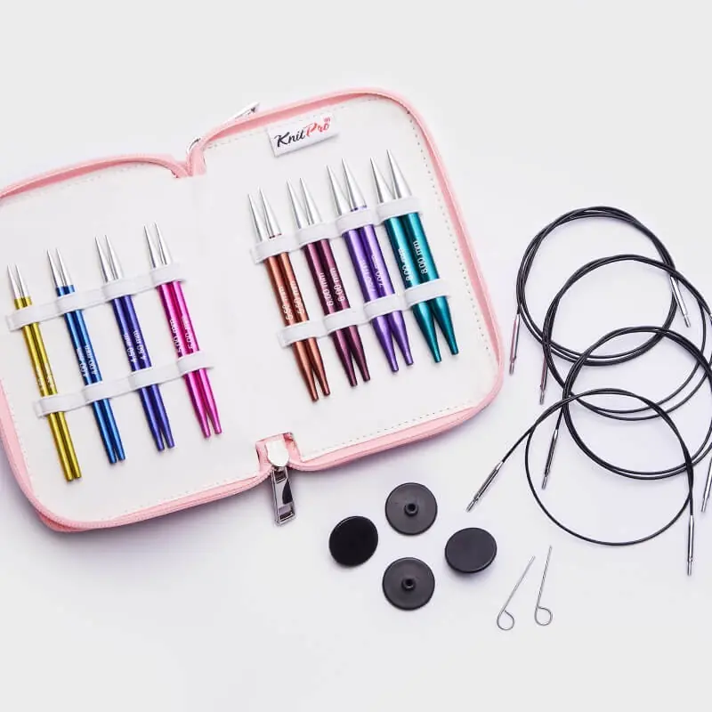 KnitPro Zing Deluxe 10 cm kısa uçlu setiyle ergonomik, pürüzsüz ve hızlı örgü keyfi yaşayın.
