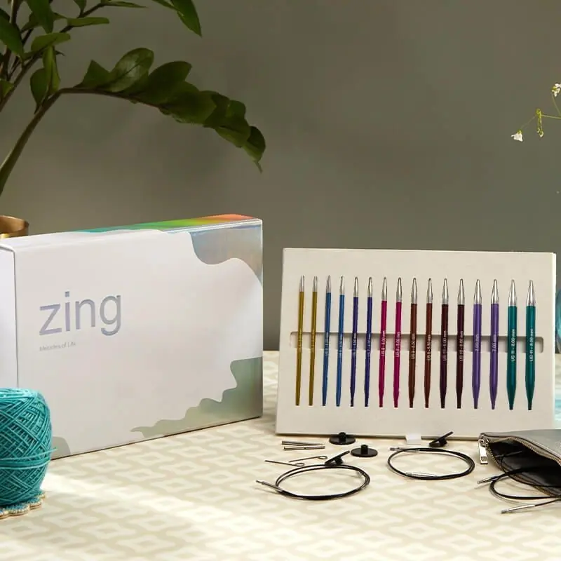 KNITPRO ZING 13 cm ahşap misinalı şiş seti, 8 değiştirilebilir ucuyla her örgü projesinde pürüzsüz bir deneyim sunar.