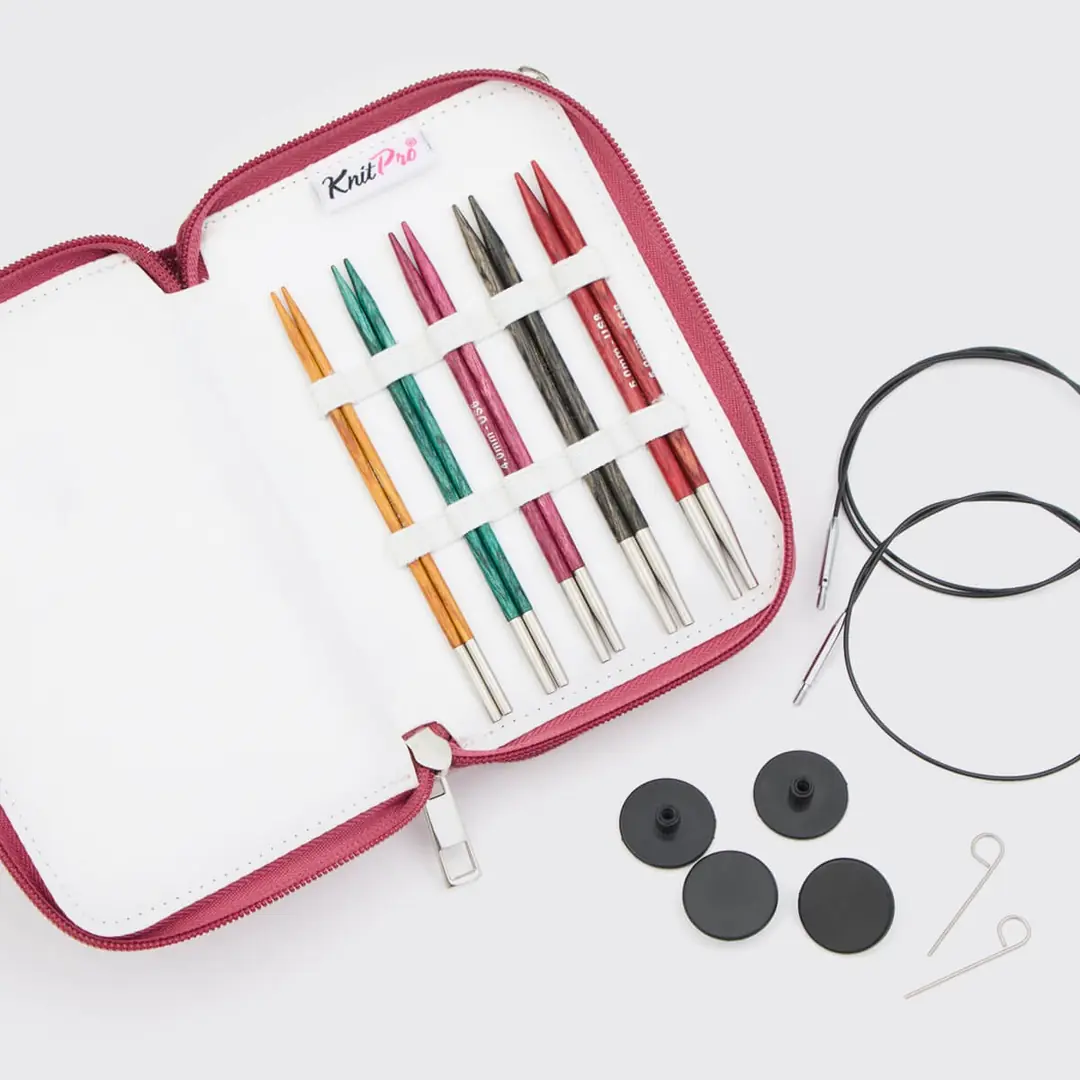 KNITPRO DREAMZ starter set, 13 cm normal uçlu pürüzsüz örgü şişleriyle el yormayan kolay başlangıç sağlar.