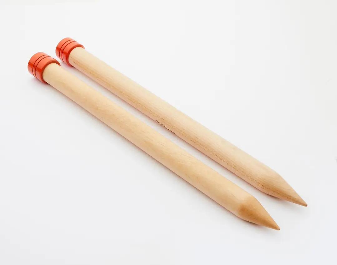 40 cm KNITPRO JUMBO huş ağacı şiş ile kalın iplerde hafif ve hızlı örgü keyfi.
